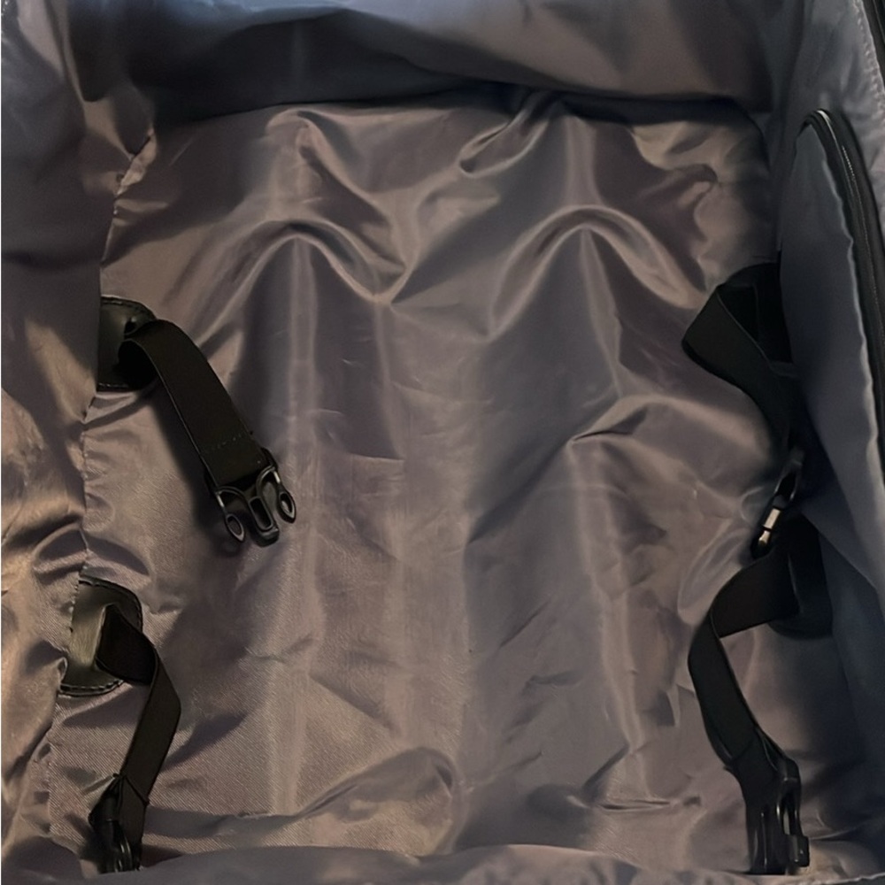 Sleek Black Travel Bag - Picture 7 of 7